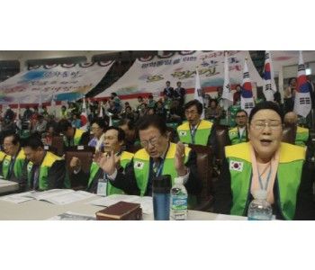 500사본 -모세처럼원로목사.jpg